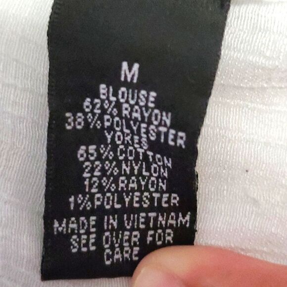 AGB Boho Romantic Off white Laced Peasant Top - Picture 10 of 10